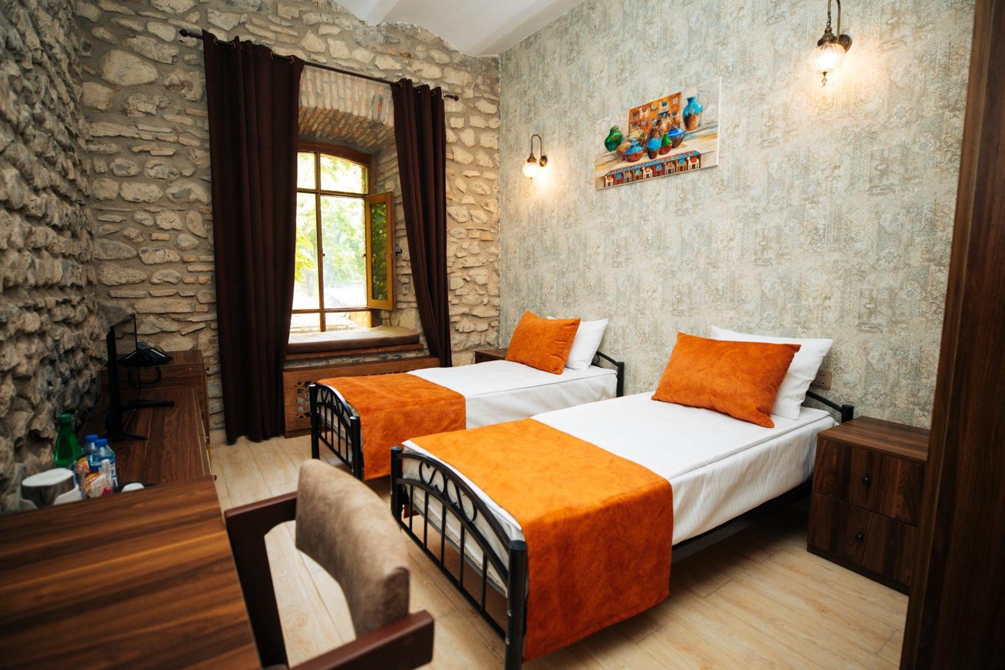 Art Hotel By Abad Guest Şǝki Exteriér fotografie
